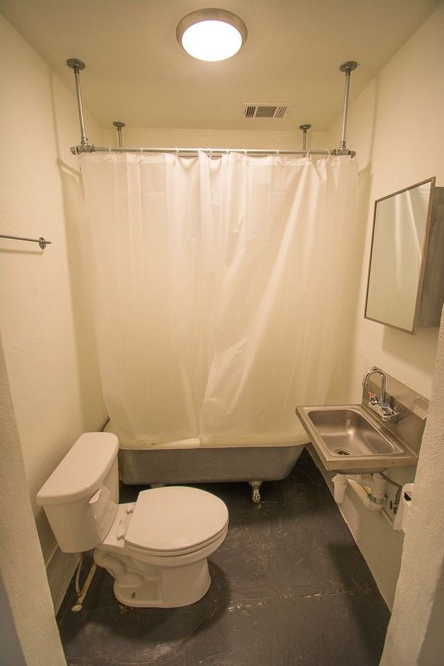 190 Grove St - Photo 6 of 8