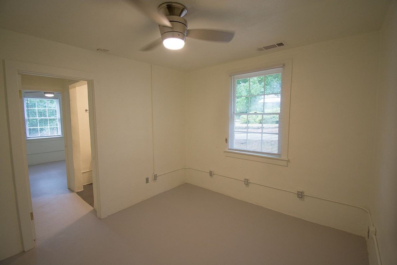 190 Grove St - Photo 7 of 8