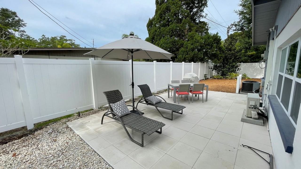 2832 Bay Street - Photo 2 of 25