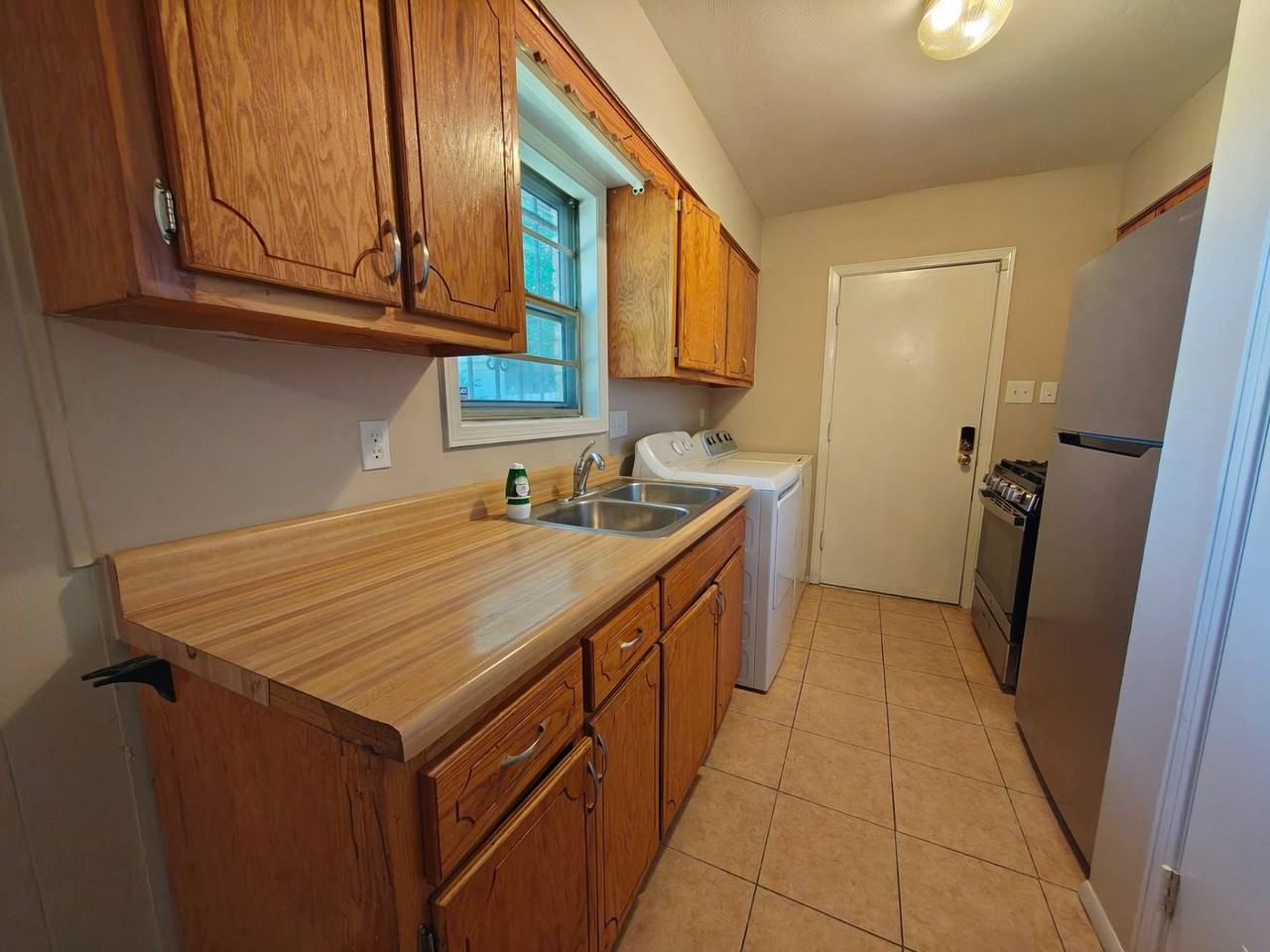 4134 Berrywood Avenue - Photo 5 of 10