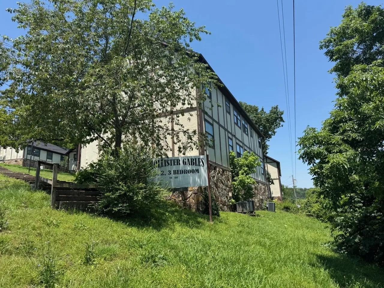 Hollister Gables St - Photo 2 of 13