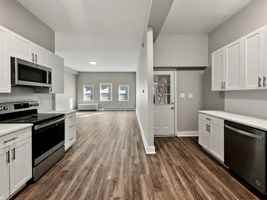 featured image of 327 W Chestnut St