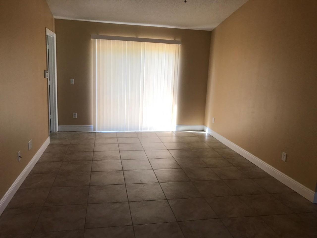 440 Martigues Dr - Photo 6 of 10