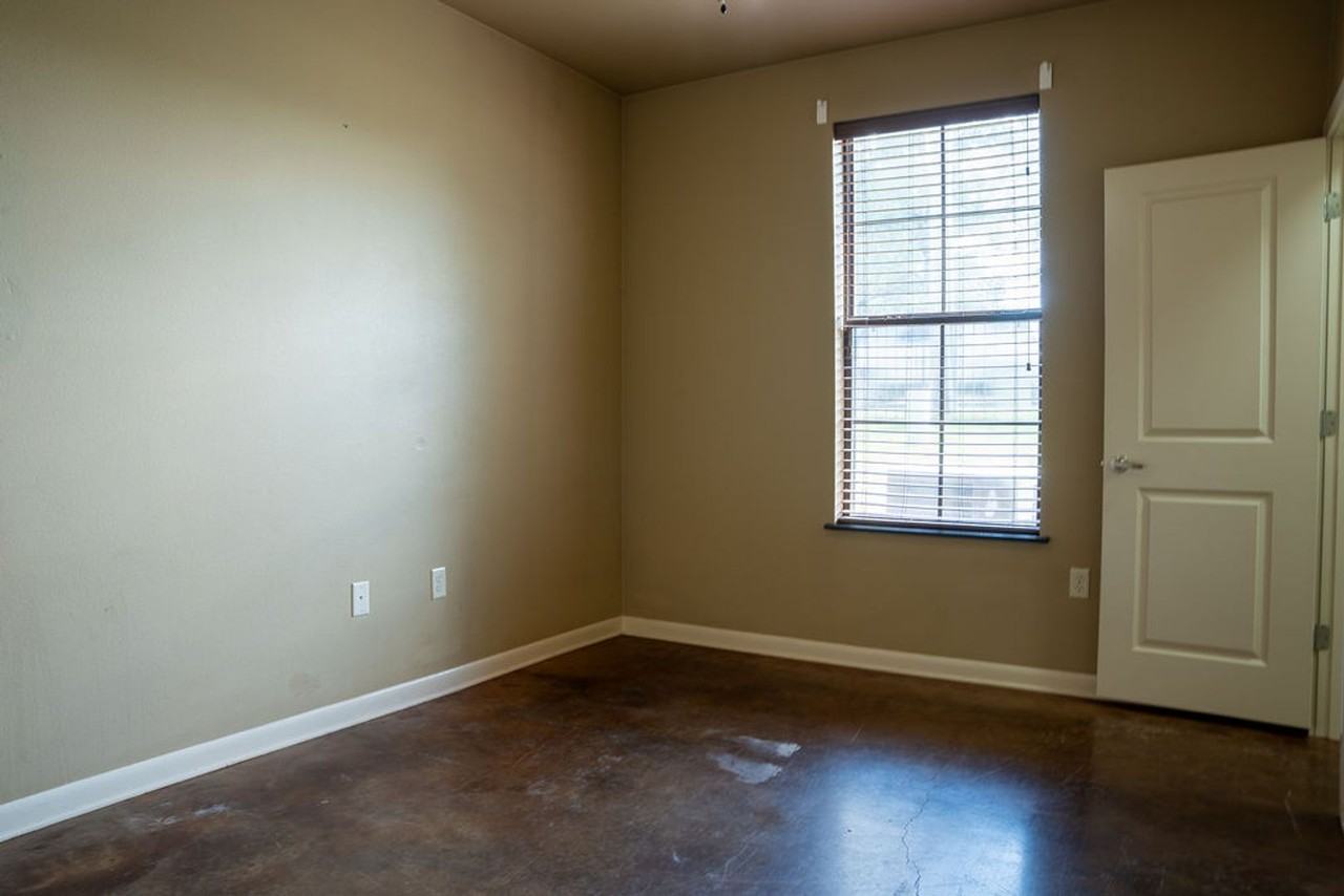 2400 MARKET PLAZA DRIVE - Photo 6 of 30