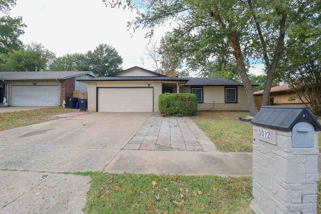 3012 S Ash Ct - Photo 2 of 37