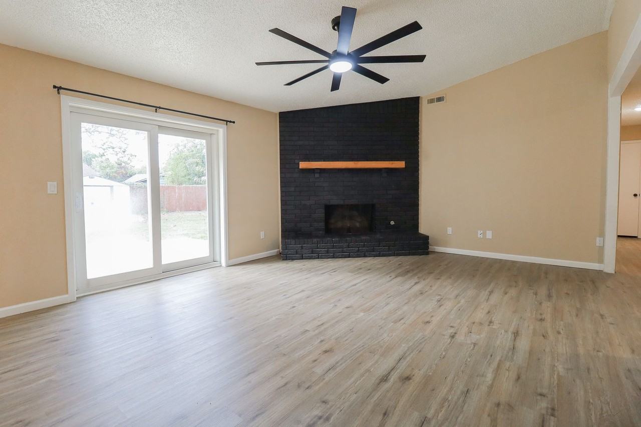 3012 S Ash Ct - Photo 6 of 37