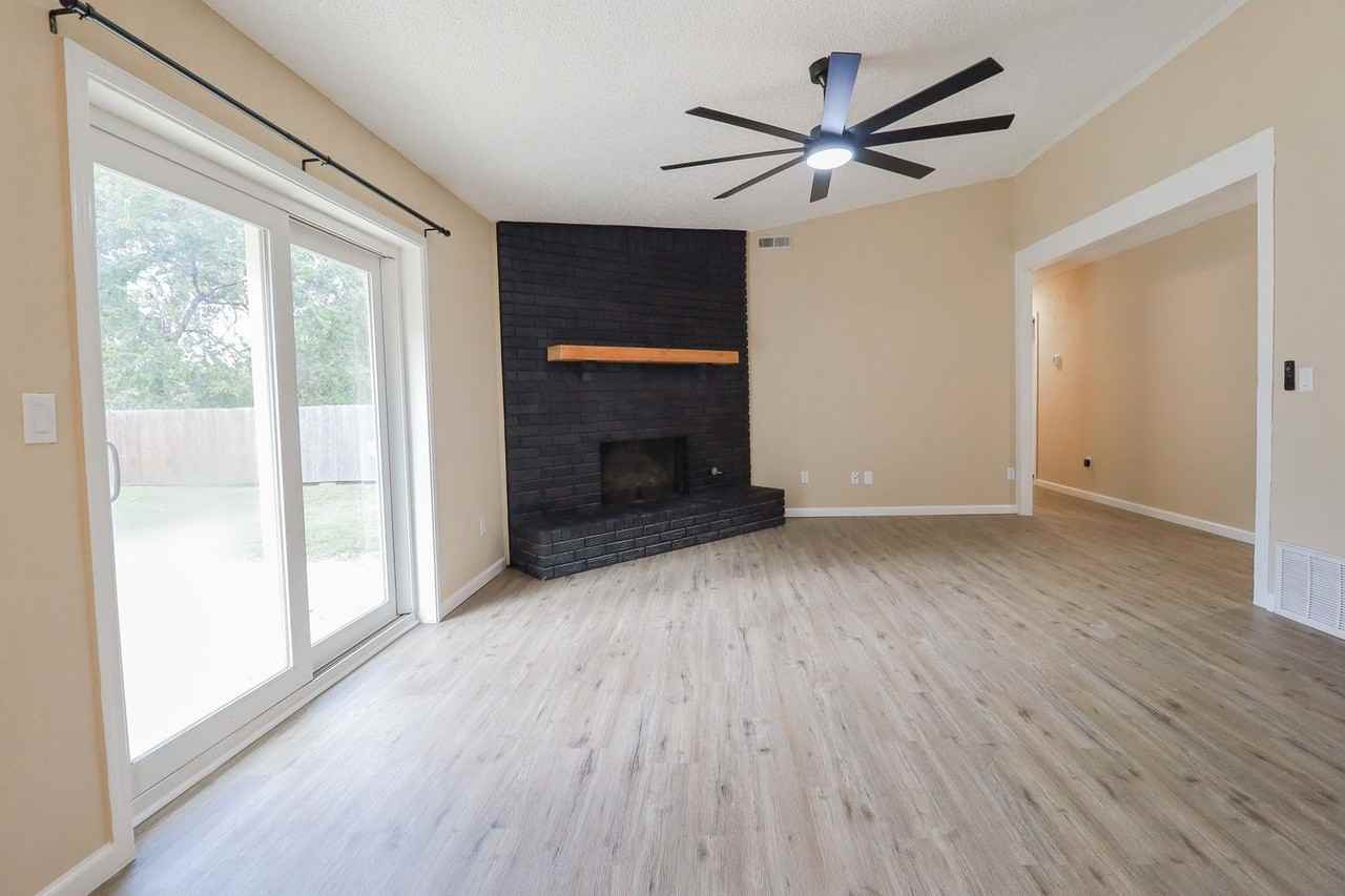 3012 S Ash Ct - Photo 7 of 37