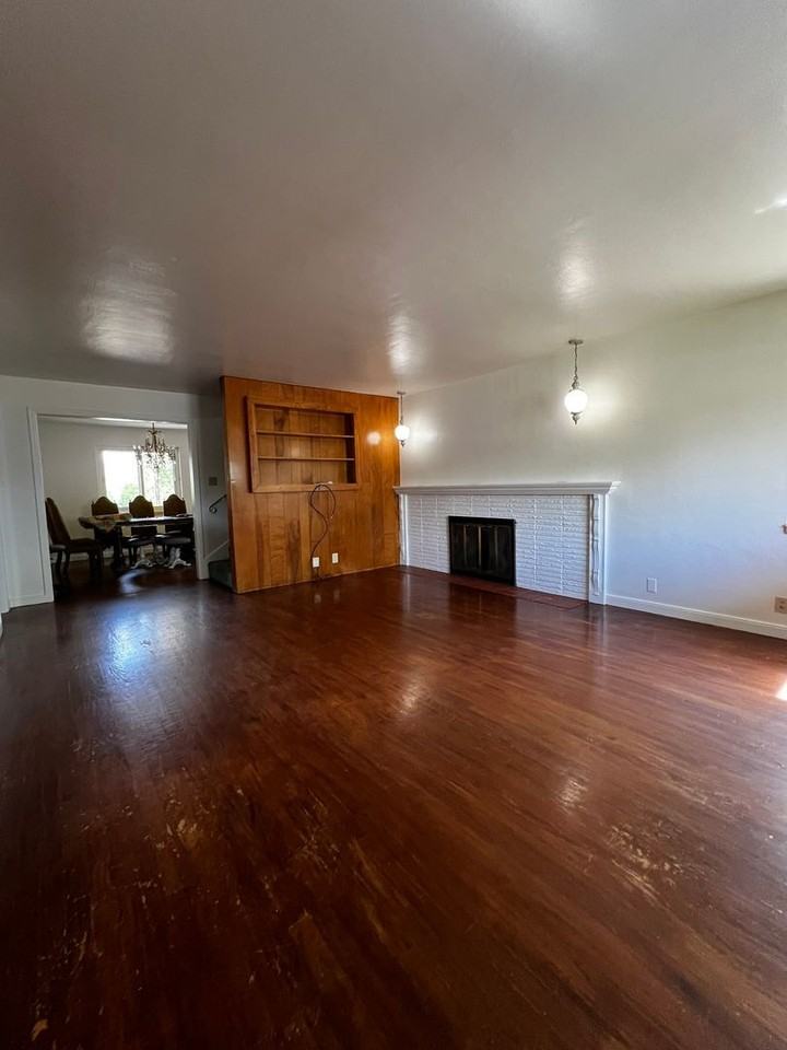 808 Helvetia Ave - Photo 4 of 8