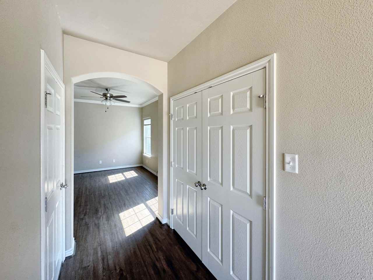 807 S Wilson St - Photo 3 of 15