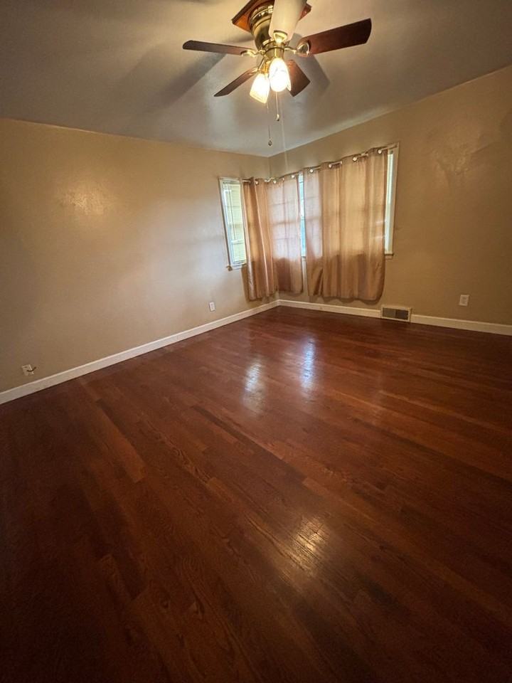 1420 E 21st St - Photo 6 of 25