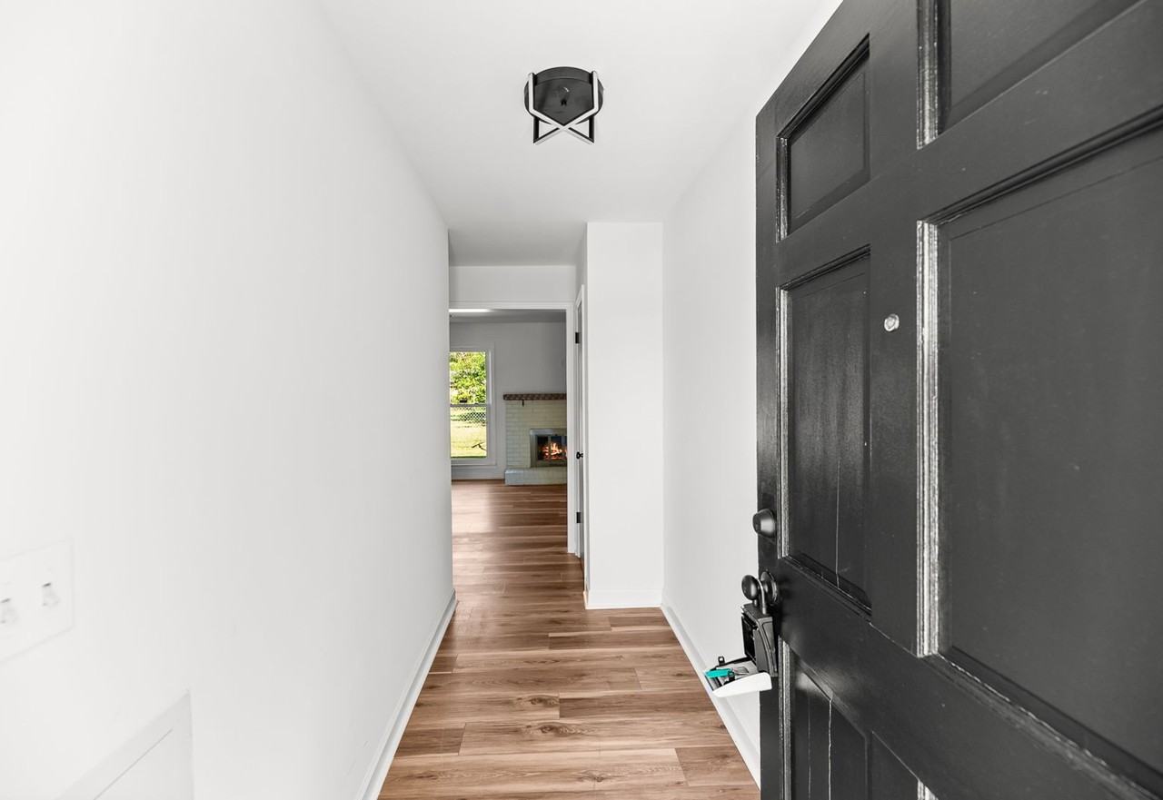 1101 Stuart Dr - Photo 2 of 17