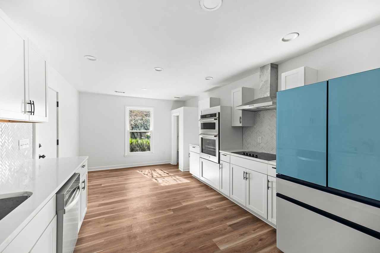 1101 Stuart Dr - Photo 6 of 17