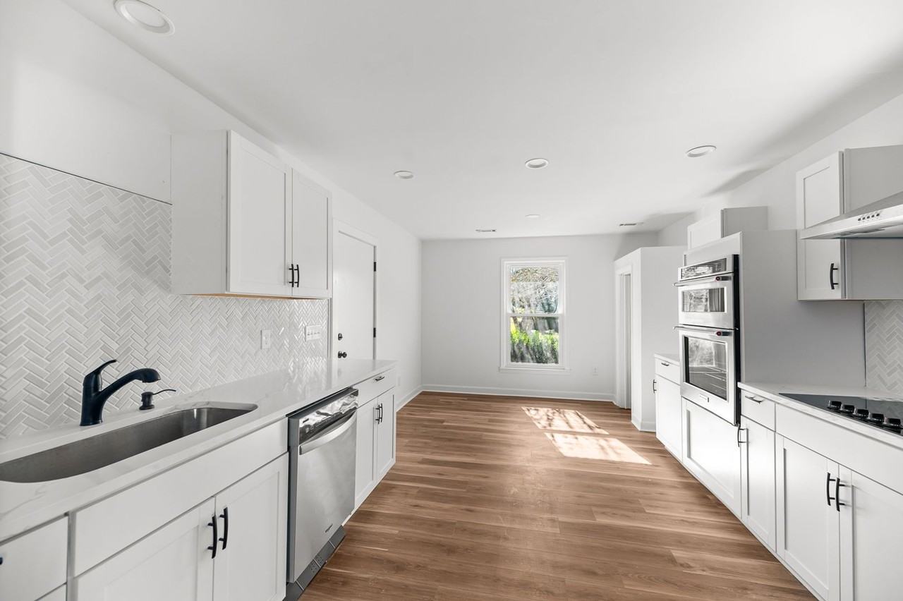 1101 Stuart Dr - Photo 7 of 17