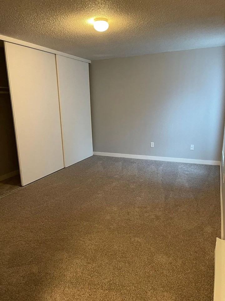 View at the Lake I: New Management! Private patio/balcony, Assigned Parking, On - Photo 5 of 24