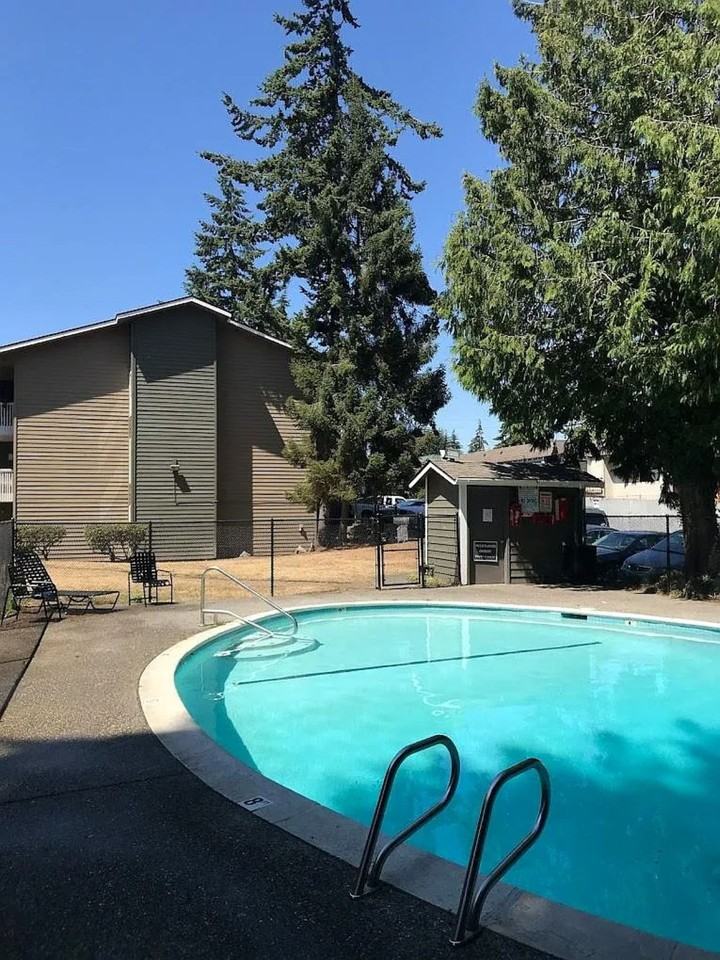 View at the Lake I: New Management! Private patio/balcony, Assigned Parking, On - Photo 6 of 24