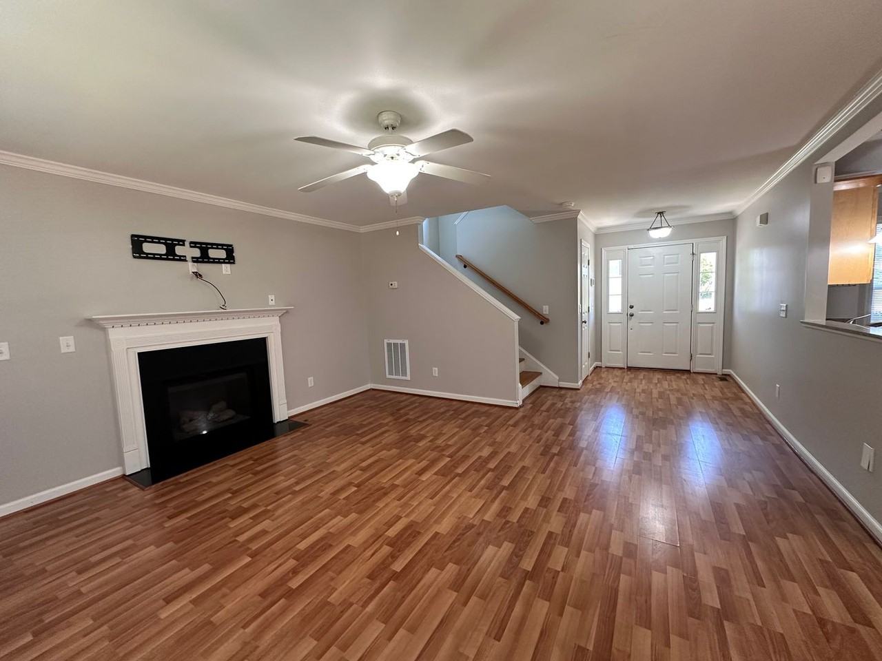 307 Wintergreen Rd - Photo 4 of 26