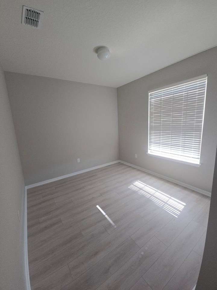 8739 Micmac Ct - Photo 6 of 14