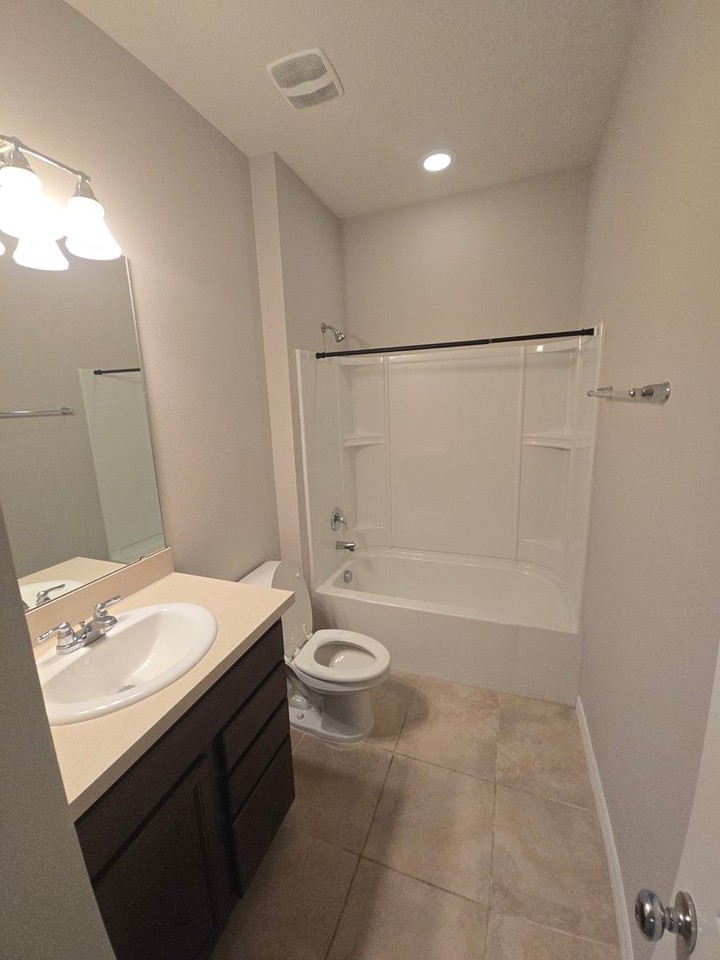8739 Micmac Ct - Photo 7 of 14