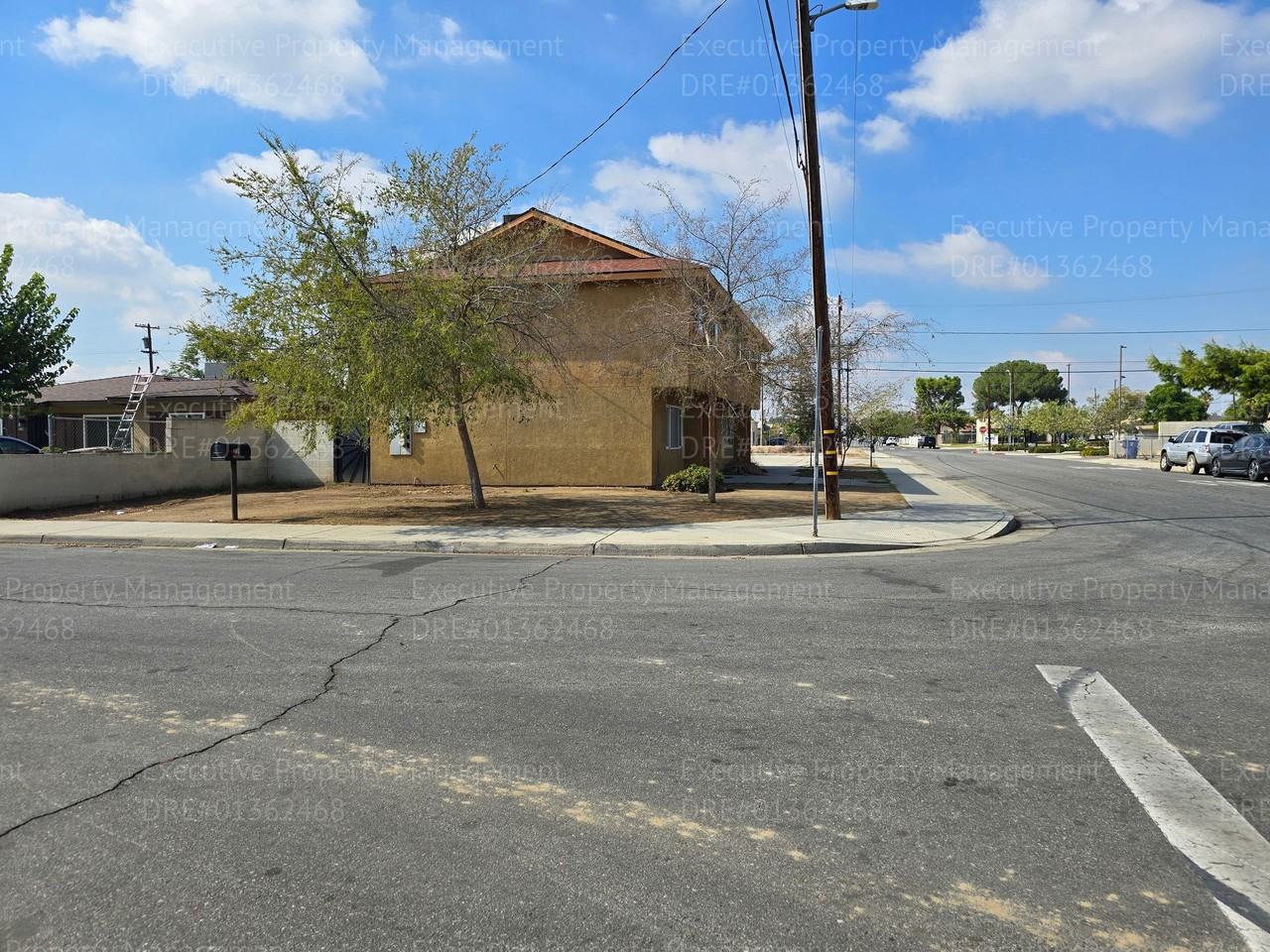 730 S. Haley St - Photo 4 of 6