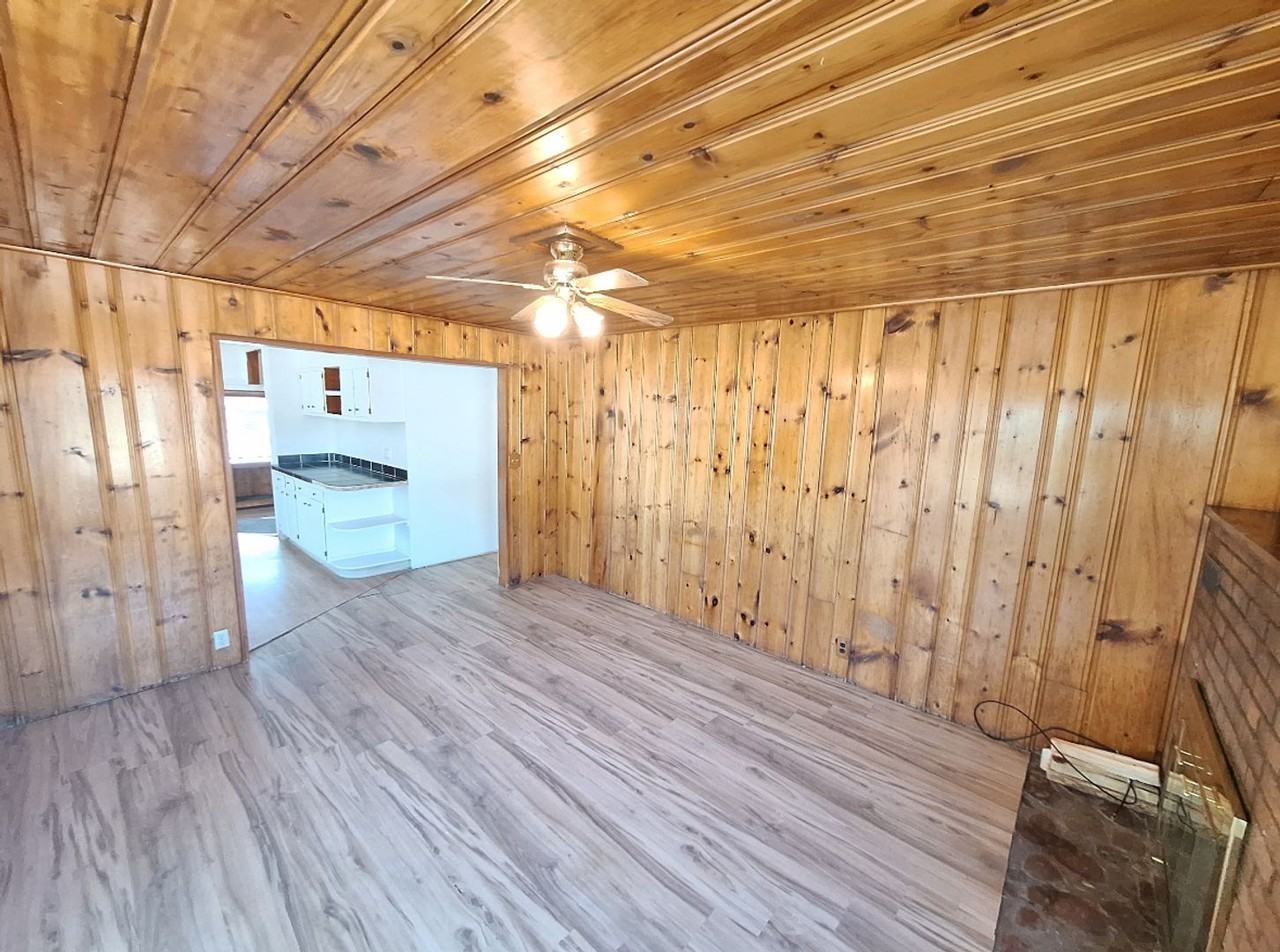 411 Mesa St - Photo 3 of 19