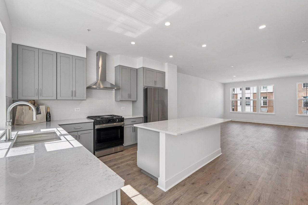 3562 Margaret Jones Pl - Photo 5 of 32