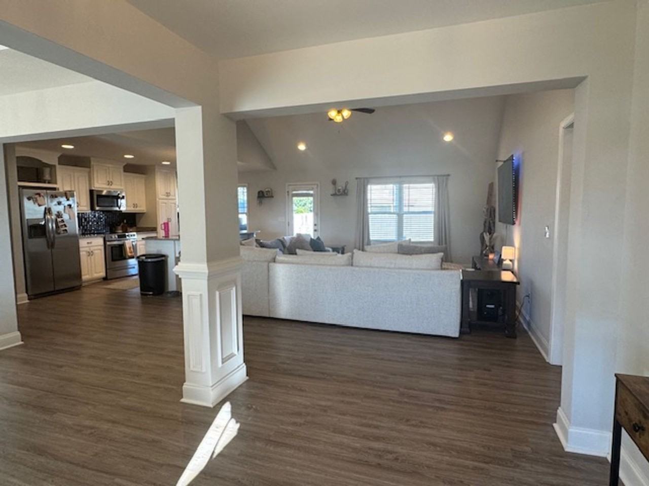 106 Old Glory Way - Photo 3 of 34