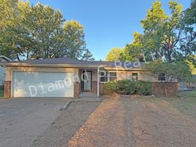 2737 S Weaver Ave - Photo 1 of 1