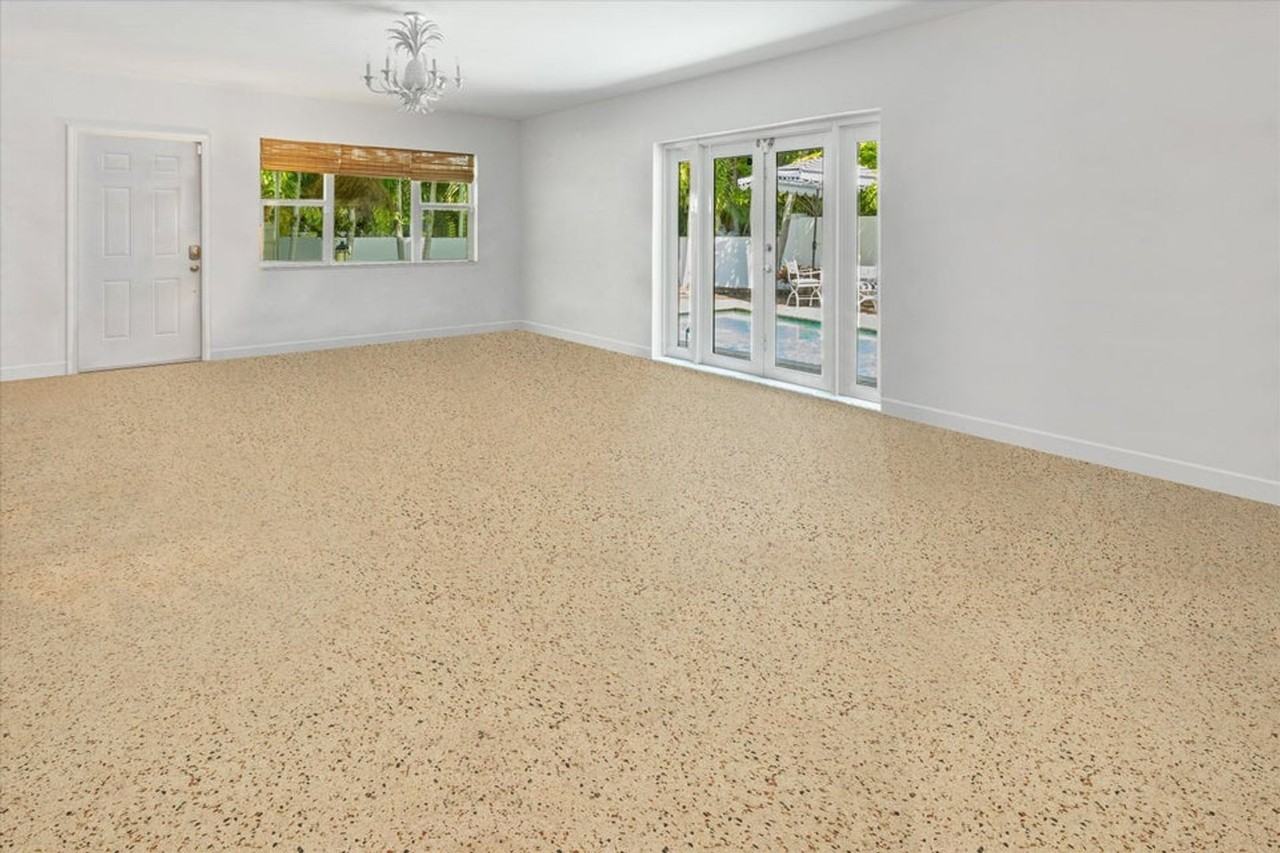 202 32nd Street - Photo 5 of 25