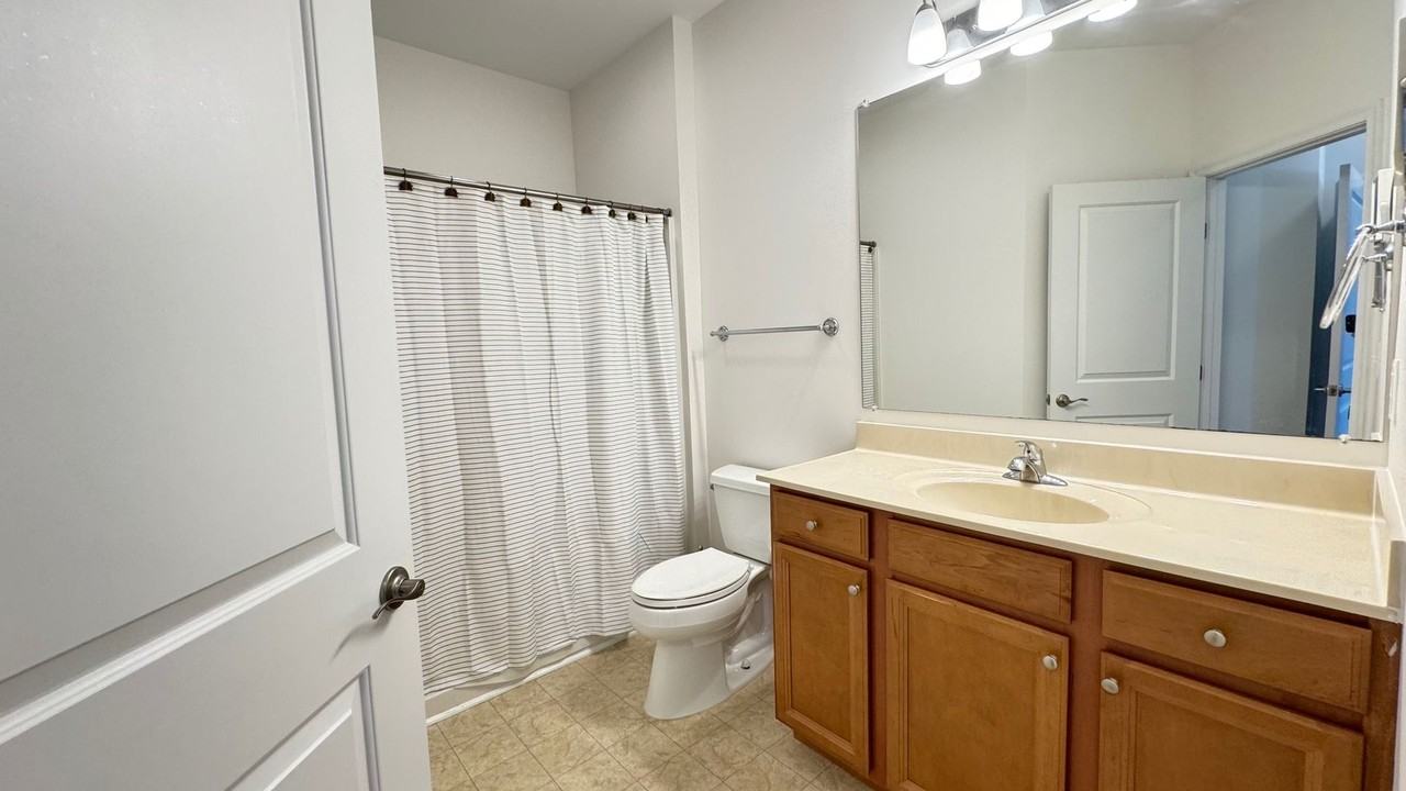 5102 E Pebble Ln - Photo 2 of 16