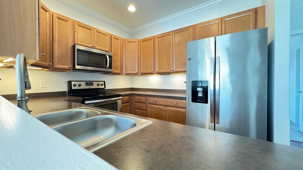 5102 E Pebble Ln - Photo 3 of 16