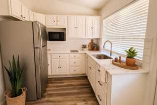 1043 Elmwood Dr - Photo 1 of 1