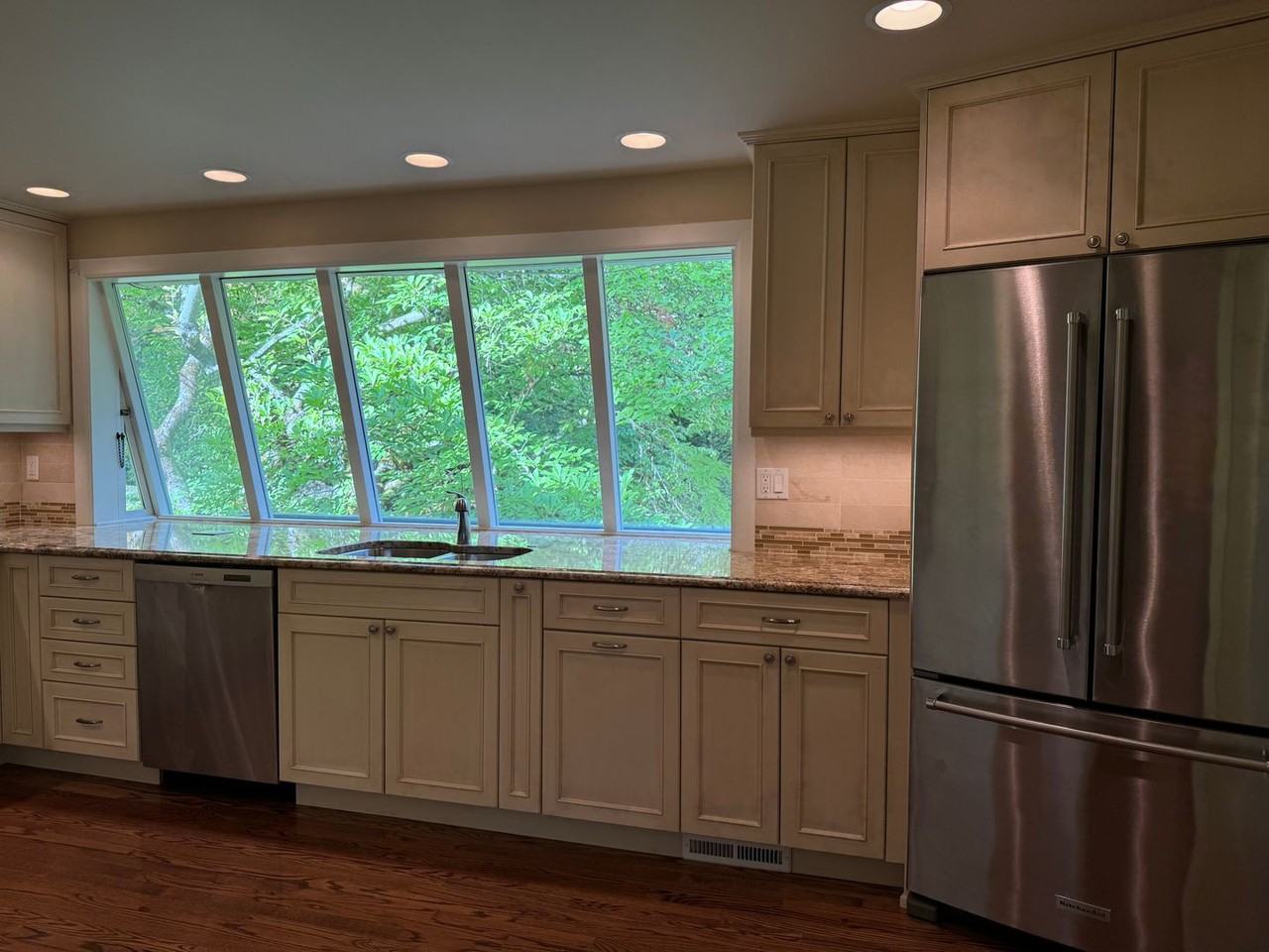 12902 Ne 1st St - Photo 3 of 24