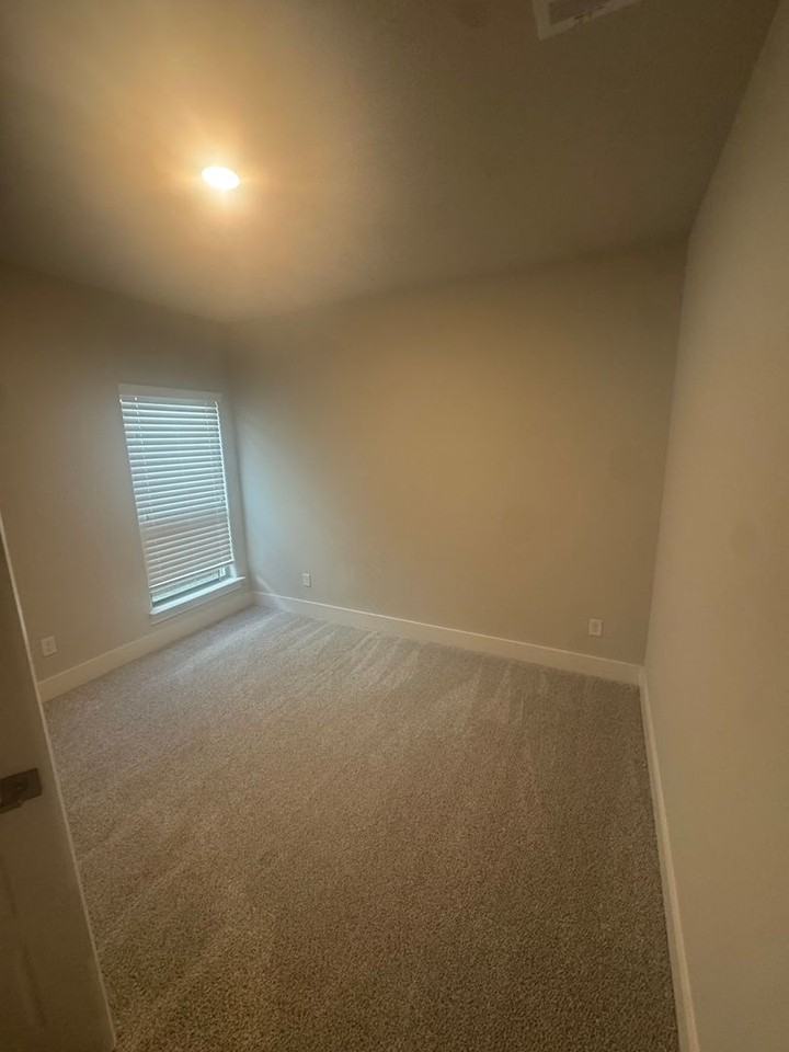 684 The Cottages Dr - Photo 6 of 30