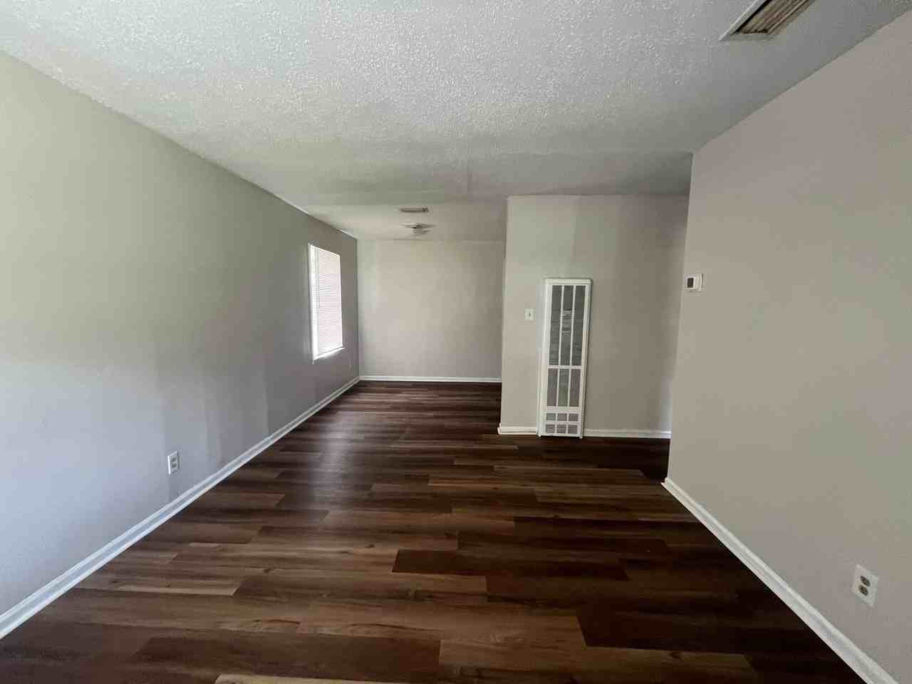 802 Stillwater Dr - Photo 2 of 5