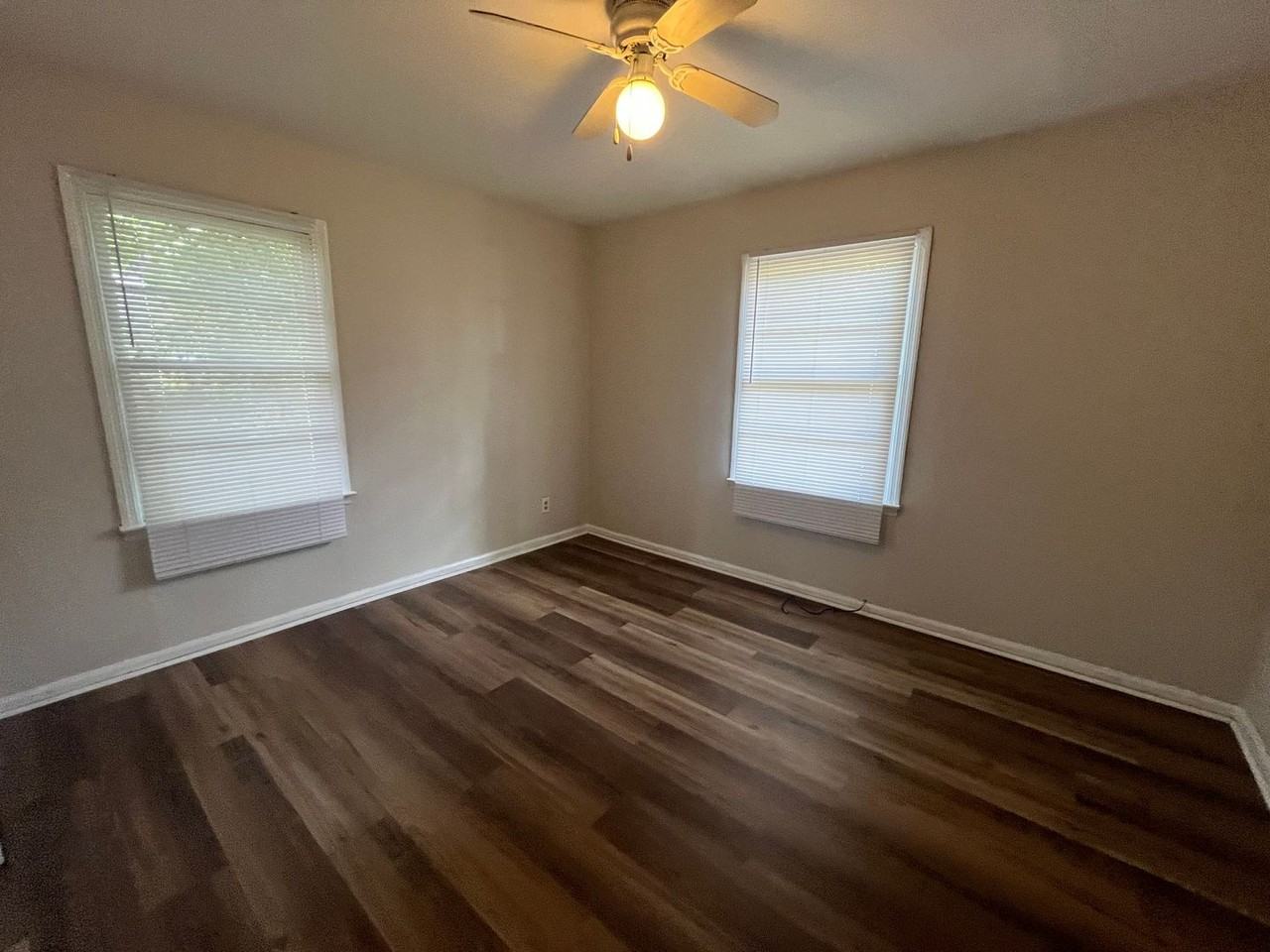 802 Stillwater Dr - Photo 5 of 5