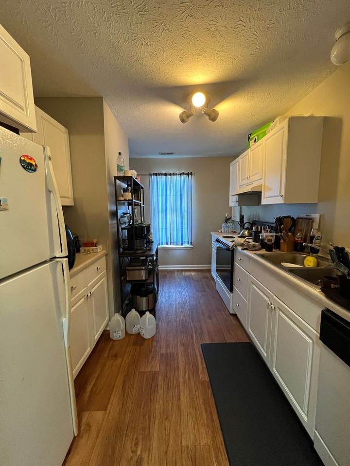 227 John Ct - Photo 2 of 14
