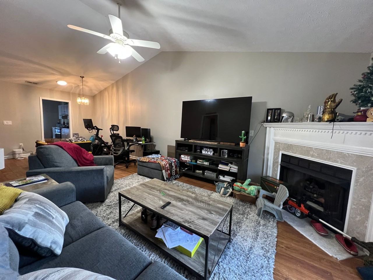227 John Ct - Photo 3 of 14