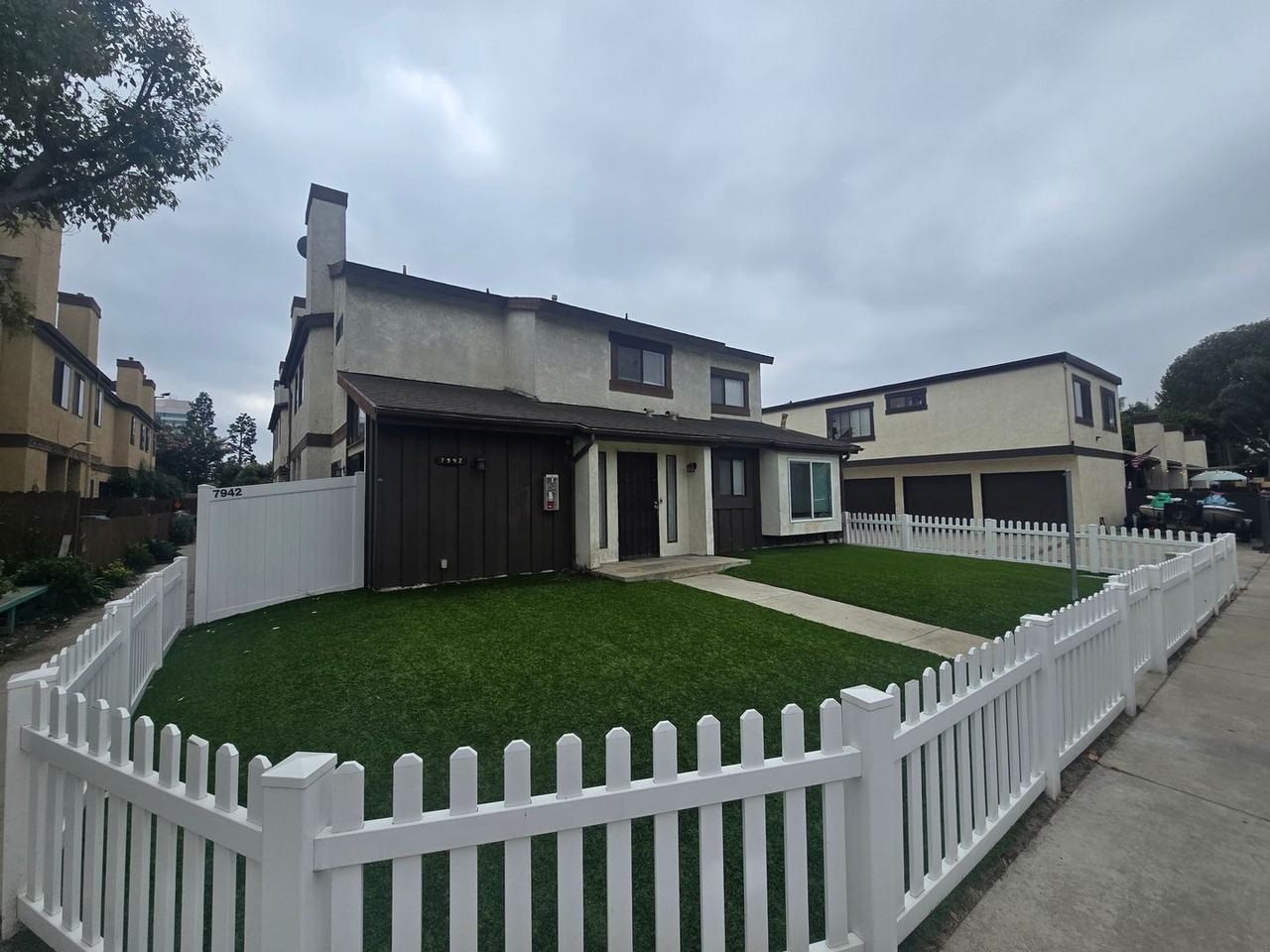 7942 Moonshadow Cir - Photo 2 of 24