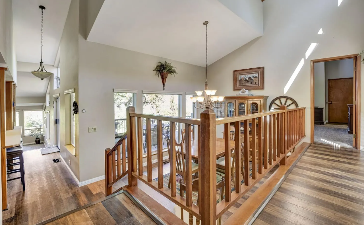 6175 Viewridge Dr - Photo 6 of 30