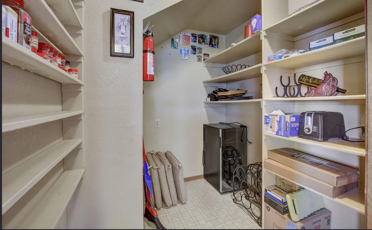 6175 Viewridge Dr - Photo 5 of 30