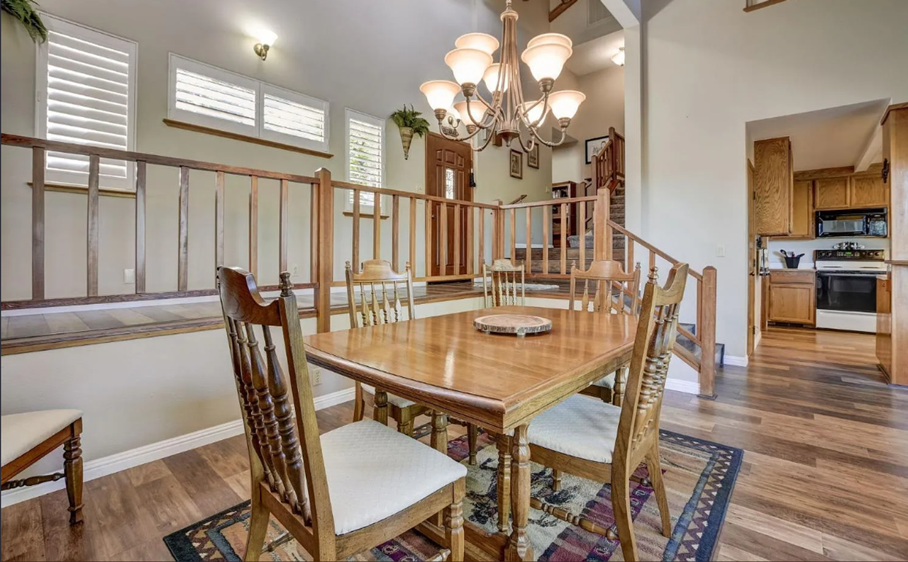 6175 Viewridge Dr - Photo 7 of 30