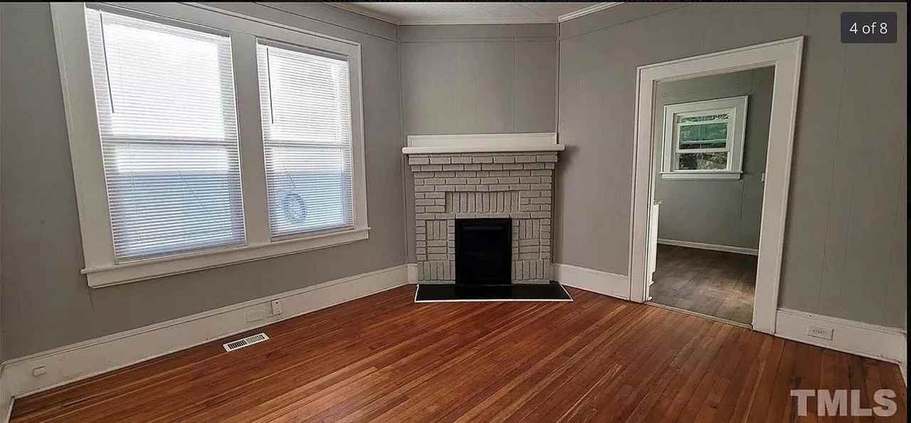 907 Holloway St - Photo 2 of 8