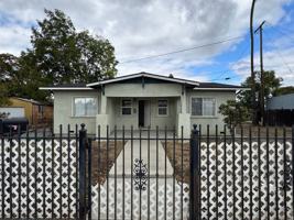 featured image of 1215 E Harding Way