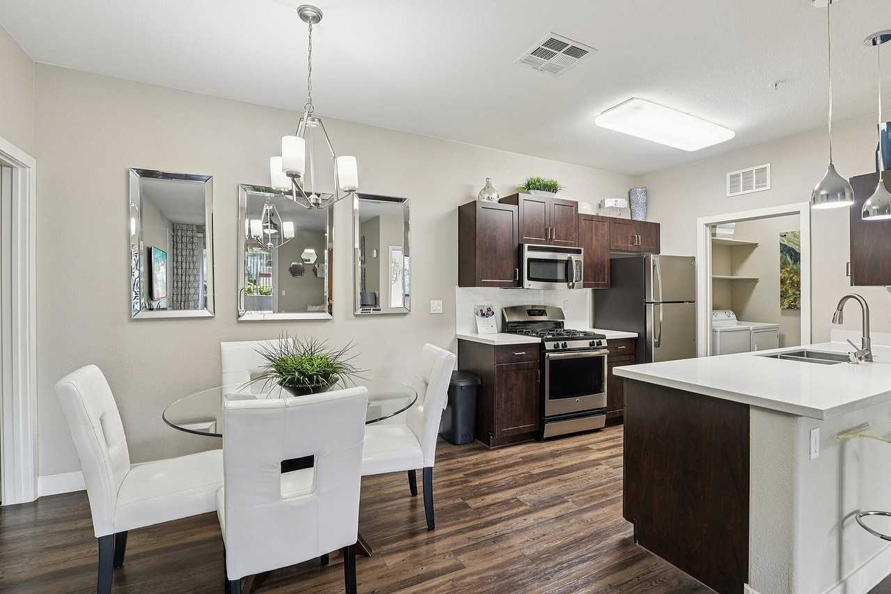 La Vie Apartments - Photo 6 of 50