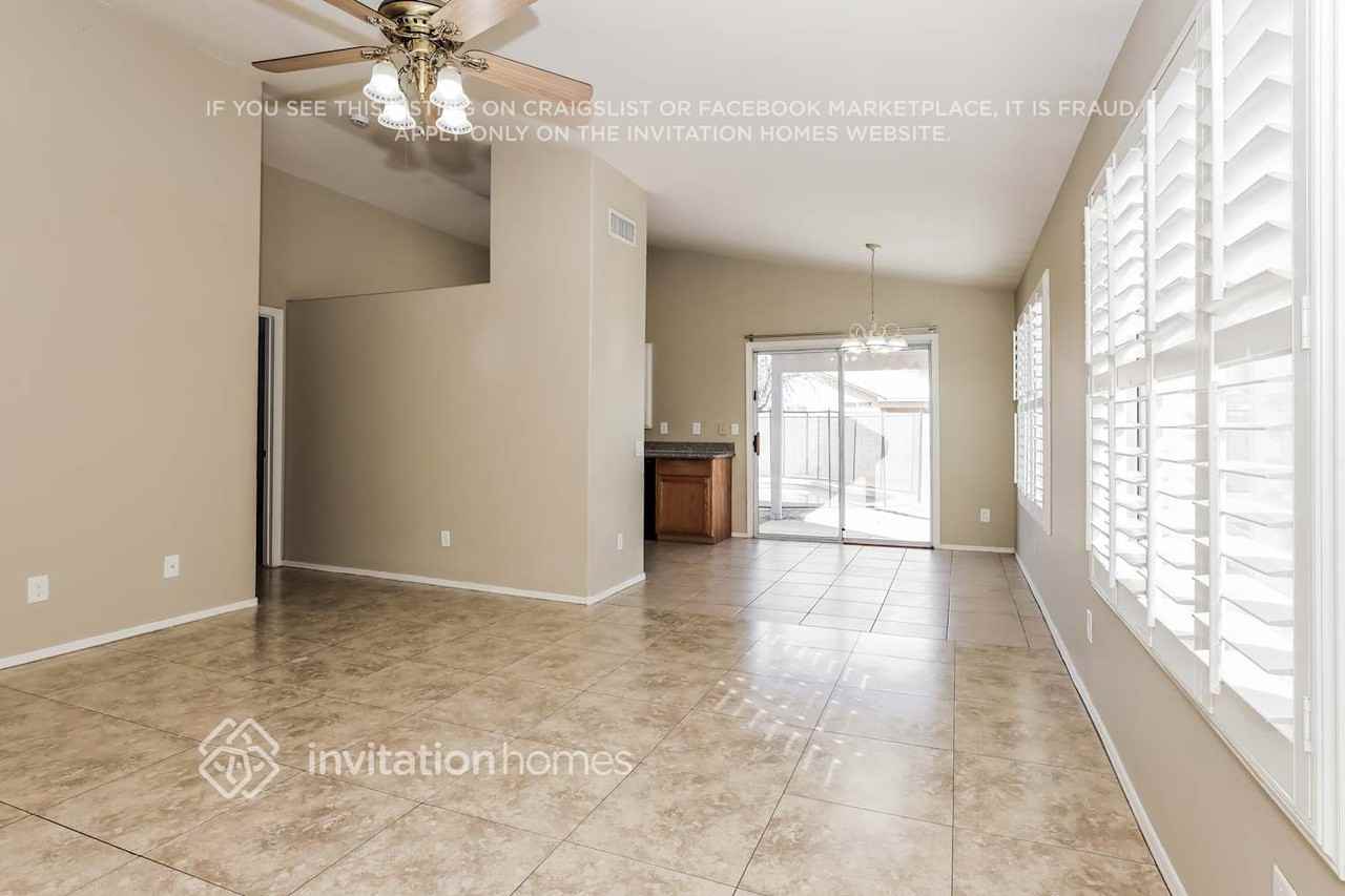 10460 W Reade Ave - Photo 3 of 17