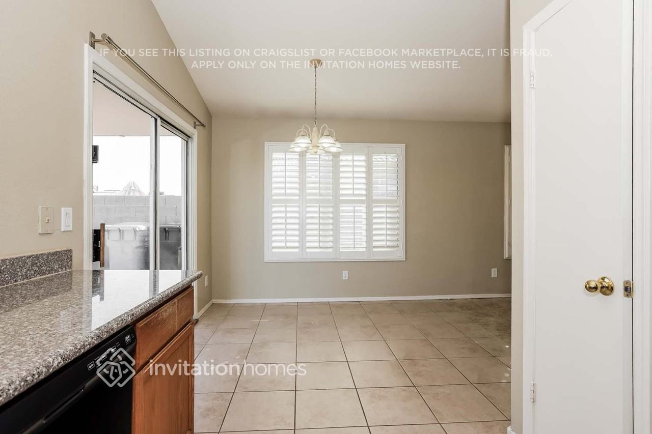 10460 W Reade Ave - Photo 5 of 17