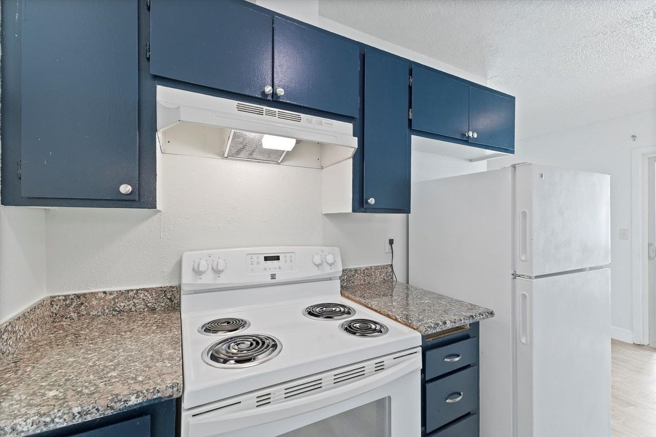 Bush Street - Photo 5 of 11