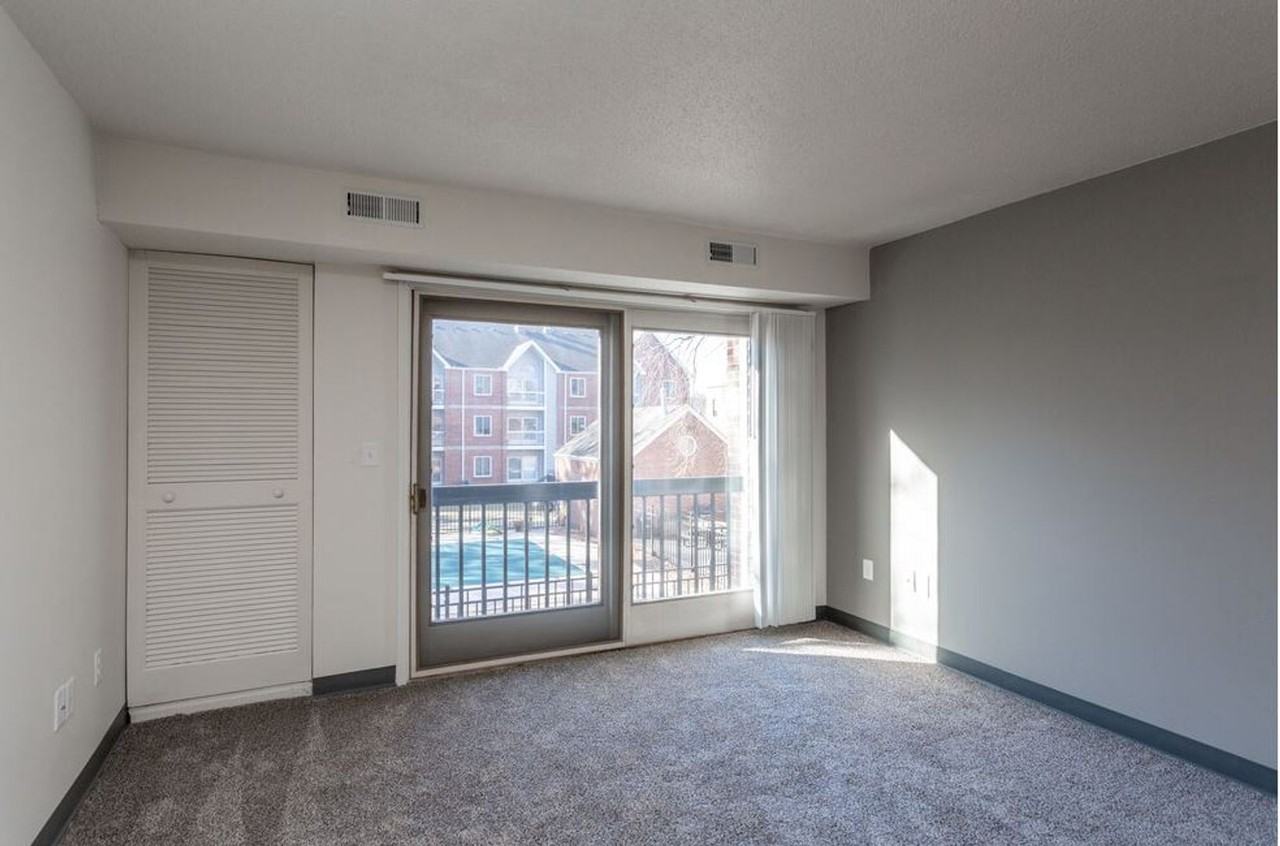 Drake Pointe Apartments - Photo 7 of 33