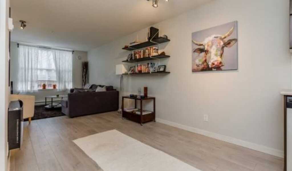 10707 139 Street - Photo 2 of 10