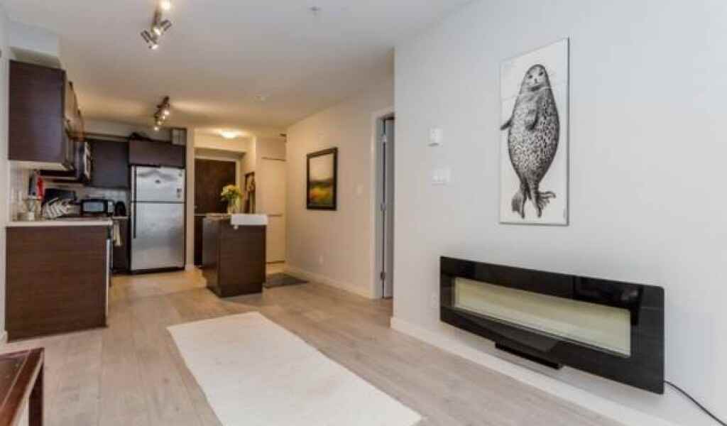 10707 139 Street - Photo 3 of 10